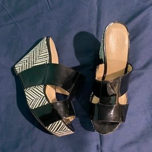 Nine West black and white platform heels
